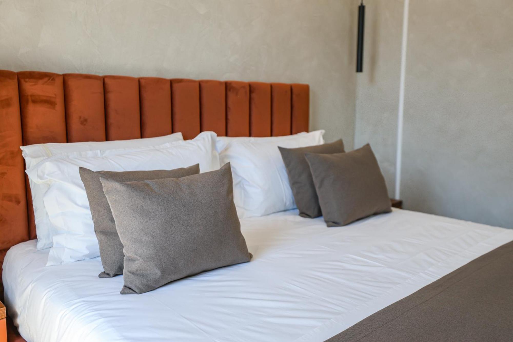 Hotel Plaza Berat Exterior photo